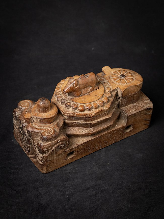 Antike handgeschnitzte hölzerne Puja-Tika-Box