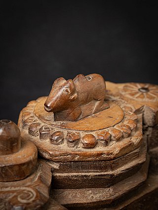 Antike handgeschnitzte hölzerne Puja-Tika-Box