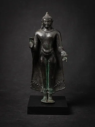 Very special antique bronze Bagan Buddha