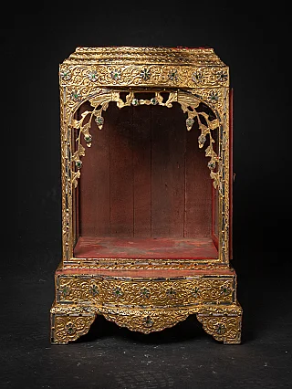 Antieke houten Birmese Boeddhatempel