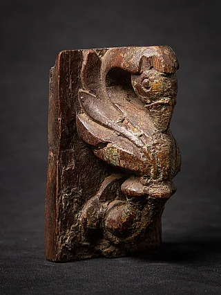 Antike Vogelpaneel aus einem indischen Tempel