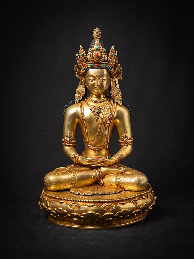 Bronzen Nepalees Boeddhabeeld zittend in dhyana mudra op ronde lotusvoet, vooraanzicht