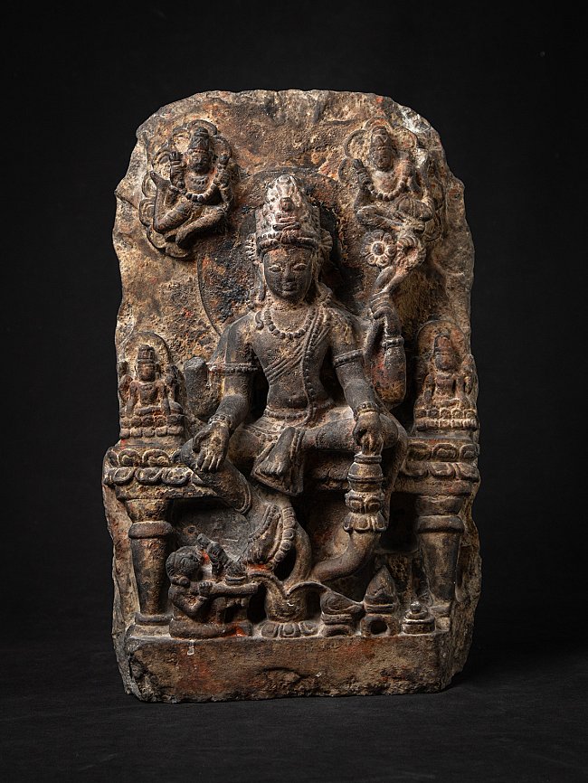 Antikes indisches Steinschnitzrelief von Avalokiteshvara (Padmapani)