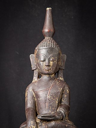 Antike hölzerne burmesische Shan-Buddhafigur