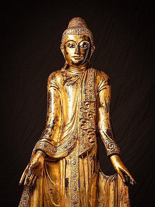 Grote antieke houten Mandalay Boeddha