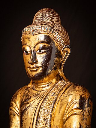 Grote antieke houten Mandalay Boeddha