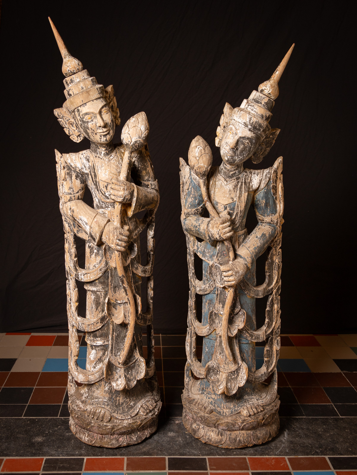 木製　ミャンマー nat-statue-pair-burma-myanmar-