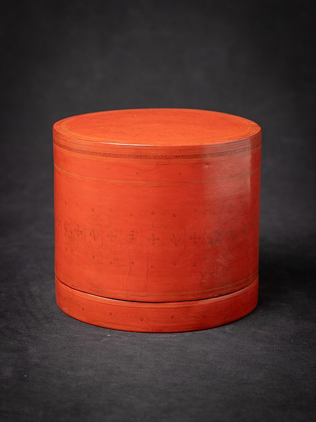 Oude lakwerk betelnut box