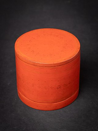 Oude lakwerk betelnut box