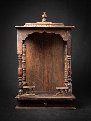 Antieke houten Indiase tempel