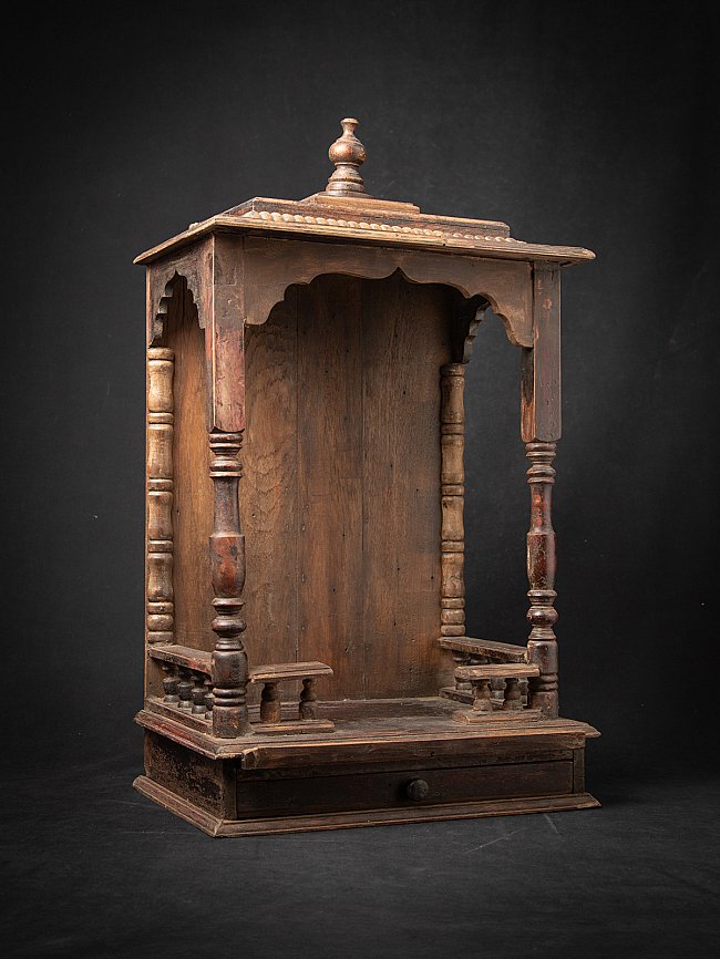 Antieke houten Indiase tempel