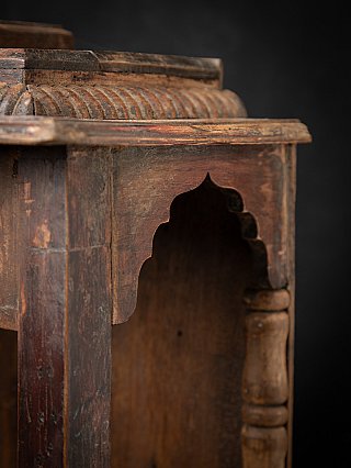 Antieke houten Indiase tempel