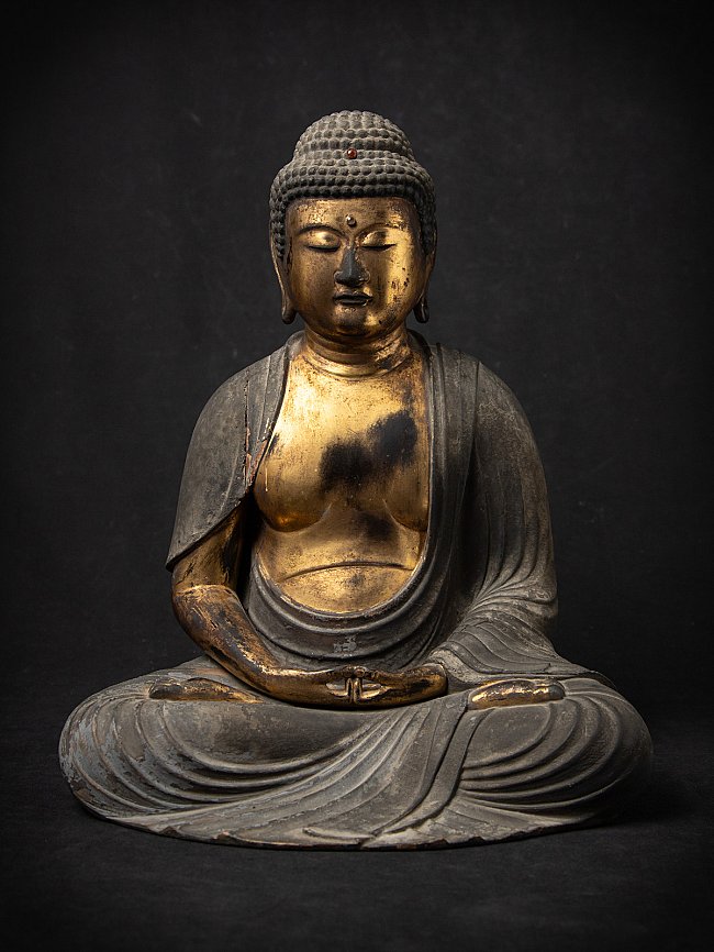 Amida Buddha statue from Japan in gilt-lacquered wood, seated with hands in dhyana mudra