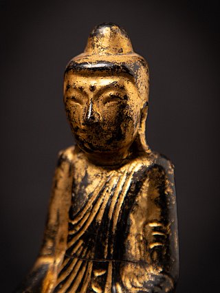 Antieke houten Birmese Boeddha