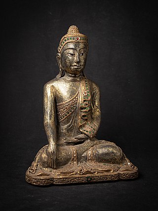 Newly made Thai Buddha statue