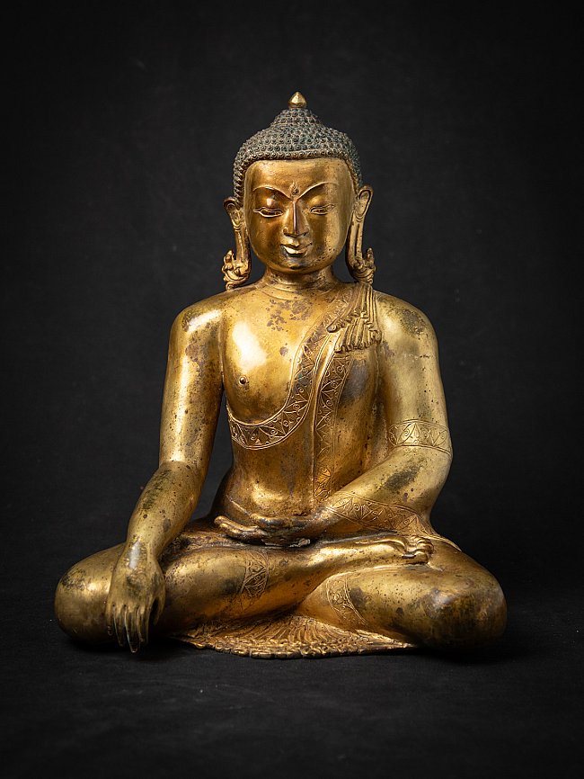 Impressive old bronze Nepali Buddha statue