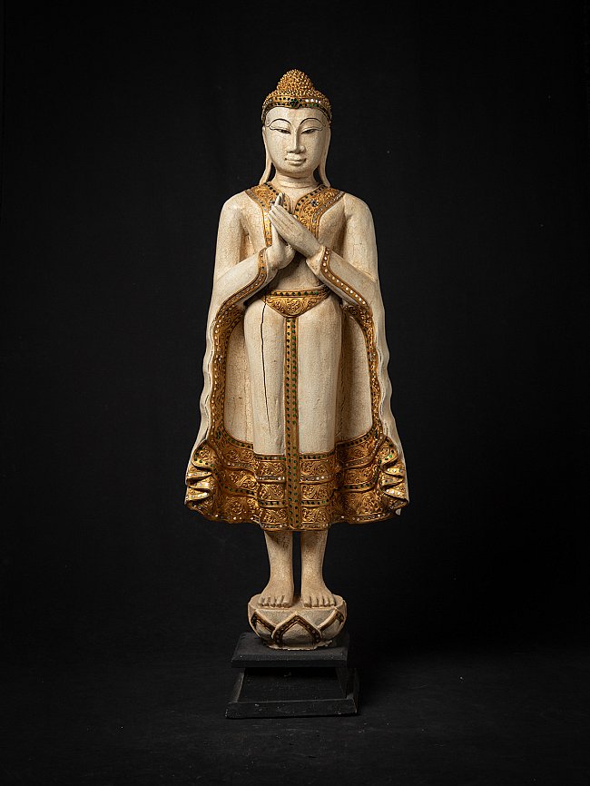 Thailändische stehende Buddha-Statue aus Holz mit Gebetshaltung, Frontansicht