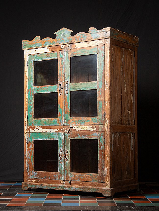 Antieke houten Indiase kast