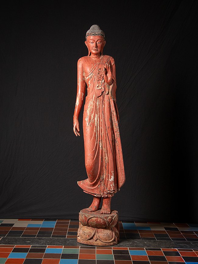 Spezielle große antike burmesische Buddhafigur