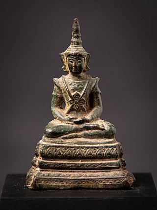 Antique bronze Thai Buddha statue