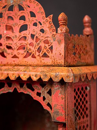 Alter nepalesischer tempel aus Metal