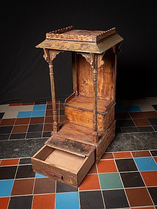 Antiek houten Indiaas altaar - tempel