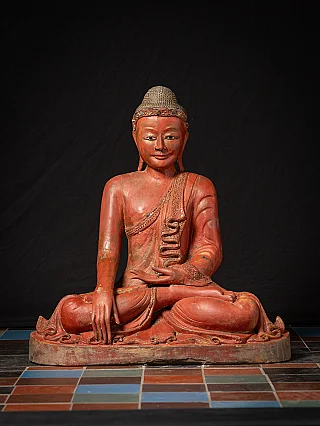 Impressive antique wooden Burmese Buddha