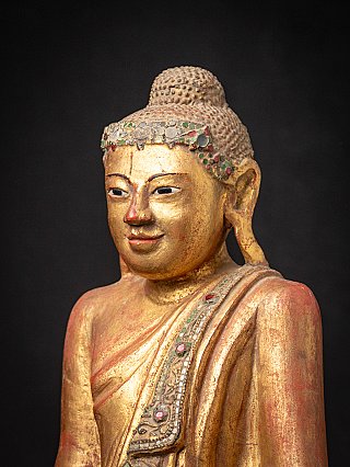 Antieke houten staande Mandalay Boeddha