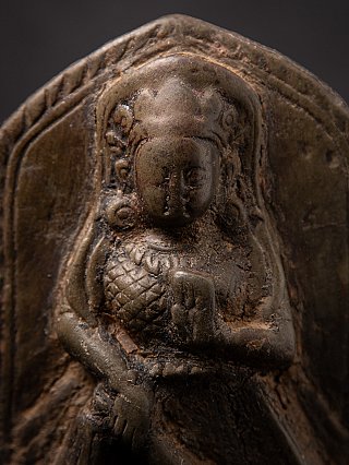 Antike nepalesische Steinvotivrelief von Vajrapani