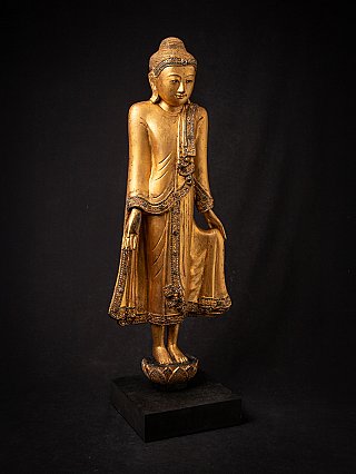 Antieke houten Mandalay Boeddha