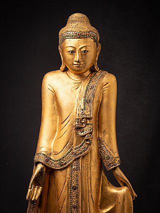 Antieke houten Mandalay Boeddha