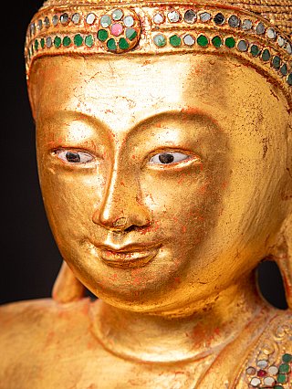 Antieke houten Mandalay Boeddha