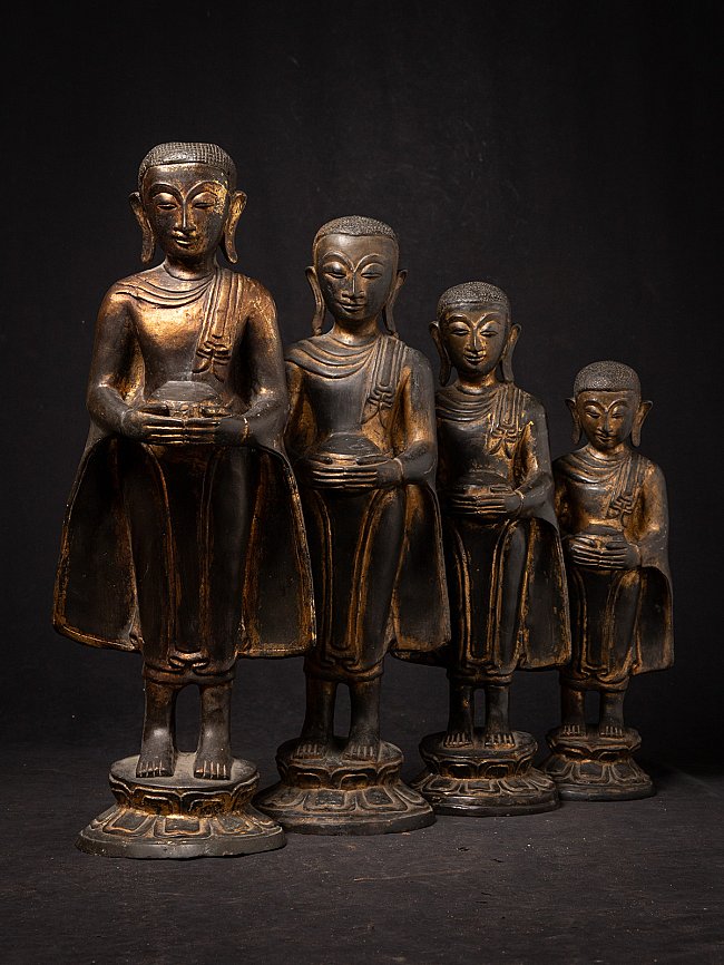 Set oude bronzen Birmese monniken