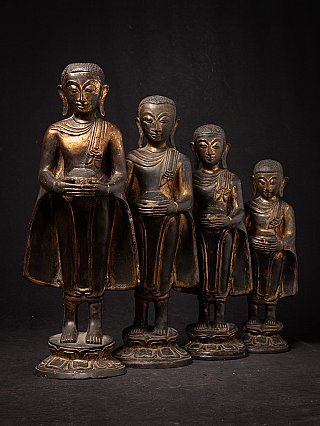 Alte bronzene burmesische Mönchsfiguren