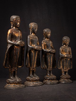 Set oude bronzen Birmese monniken