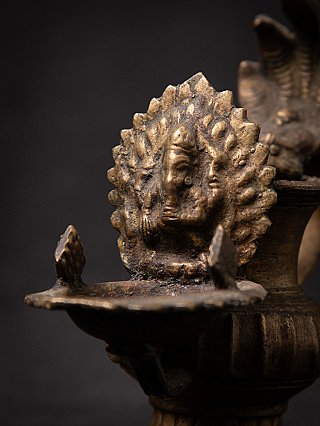 Antieke Nepalese olielamp / Sukunda