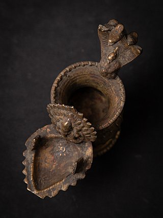 Antieke Nepalese olielamp / Sukunda