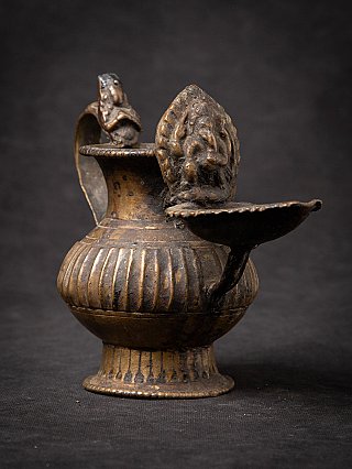 Antieke Nepalese olielamp / Sukunda