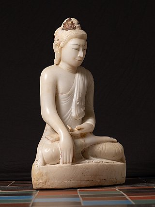 Besonderer antiker Marmor-Buddha aus Mandalay, Burma
