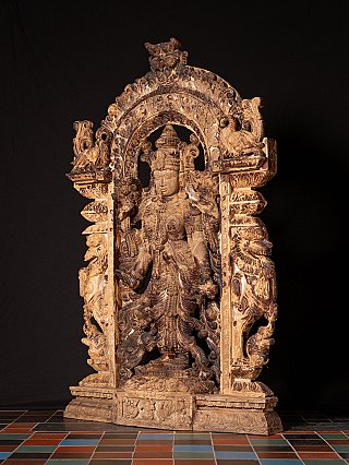 Groot oud teakhouten paneel van de godin Lakshmi