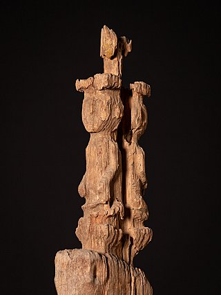 Antiker hölzerner burmesischer Chin-Totem