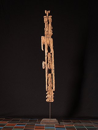 Antiker hölzerner burmesischer Chin-Totem