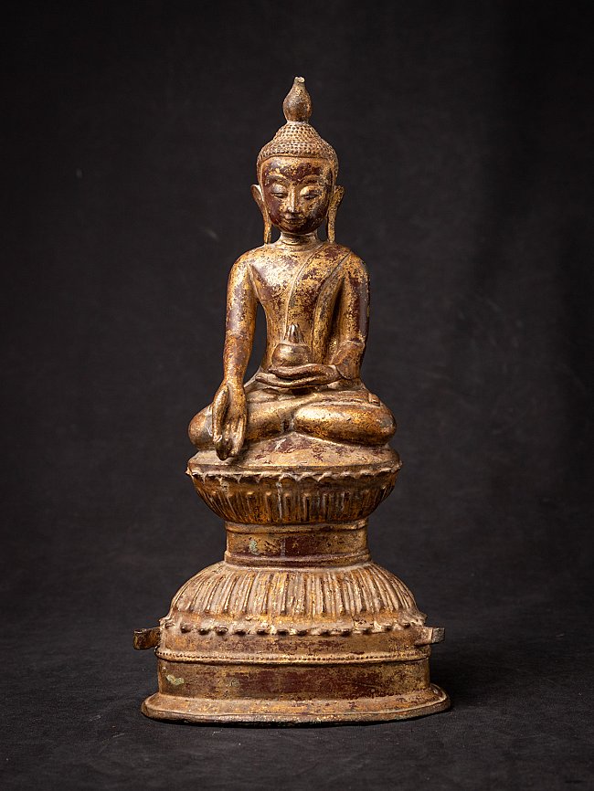 Sehr schöner antiker bronzener burmesischer Ava-Buddha