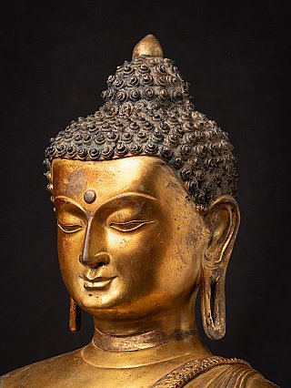 Große alte bronzene nepalesische Buddhafigur