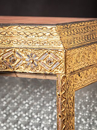 Antieke houten Birmese Boeddha tempel