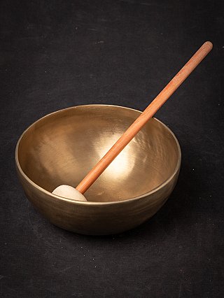 Neue gemachte nepalesische Klangschale aus Bronze