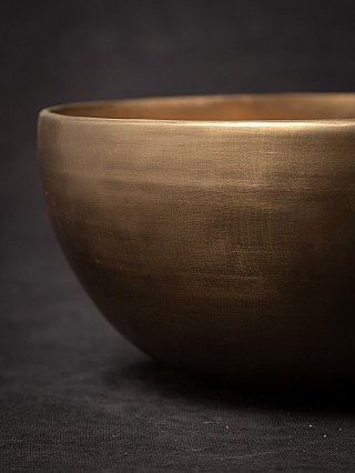 Neue gemachte nepalesische Klangschale aus Bronze