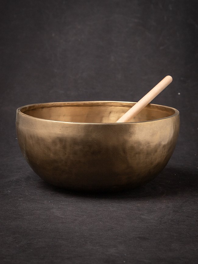 Neue gemachte nepalesische Klangschale aus Bronze