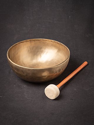 Neue gemachte nepalesische Klangschale aus Bronze
