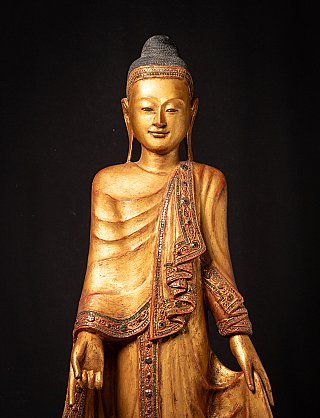 Antike hölzerne Mandalay Buddhafigur